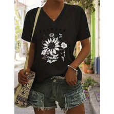 Mercoledi Flowers Baskılı Kadın Oversize V Yaka T-Shırt