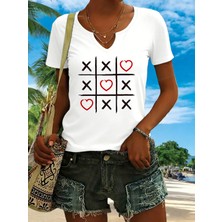 Mercoledi Kadın Kalp Baskılı Yarım V-Yaka Kollu Regular Kalıp Rahat T-Shirt