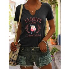 Mercoledi Kadın Dolce Vita Baskılı Yarım V-Yaka Kollu Regular Kalıp Rahat T-Shirt