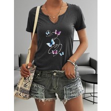 Mercoledi Kadın Kelebek Baskılı Yarım V-Yaka Kollu Regular Kalıp Rahat T-Shirt