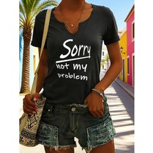 Mercoledi Kadın Not My Problem Baskılı Yarım V-Yaka Kollu Regular Kalıp Rahat T-Shirt