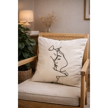 Bhava Lara Bej Nakışlı Dekoratif Kırlent Kılıfı – Minimal Çizim Desenli, 40X40 / 45X45 / 50X50 cm Ölçü Seçenekli