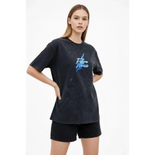 Alfanora Kadın Asit Yıkamalı Oversize Tişört Future Worlds Baskılı Bisiklet Yaka Kısa Kollu Streetwear %100 Pamuk Street Style T-Shirt - Siyah