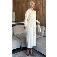 Gold Düğmeli Kendinden Çizgi Desenli Tesettür Triko Hırka