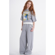Haykids Kız Çocuk Gri Renkli Baskılı Yarım Kol Eşofman Takımı - Belden Bağlamalı Wide Leg Pantolon Alt Üst Takım