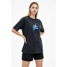 Cottonlab Asit Yıkamalı Oversize Tişört Future Worlds Baskılı Bisiklet Yaka Kısa Kollu Streetwear %100 Pamuk Street Style T-Shirt - Siyah