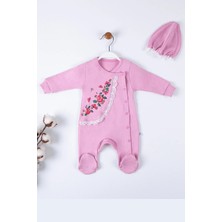 İsmiyle Al Çiçek Nakışlı Şapkalı % 100 Pamuk Kız Bebek Tulumu