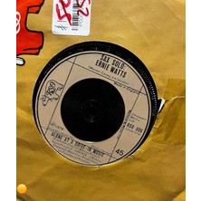 Plakantik U2 - New Year's Day / Treasure 7" Plak - 1983 Uk Press (Wıp 6848)