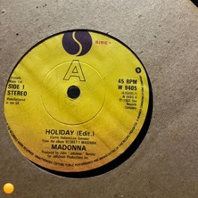 Plakantik Madonna - Holiday (Edit.) / Think Of Me - 7" Vinyl Single (Uk, 1983) W 9405