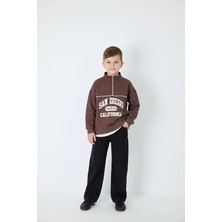 Cansın Mini Kahverengi Yazı Baskılı Yarım Fermuar Sweatshirt ve Pantolonlu Erkek Takım  23510
