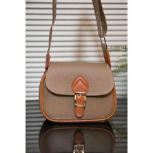 Fidella Kadın Çantası Kapak Detaylı Üç Bölmeli Çapraz En:20 cm BOY17 cm Genişlik:8 cm