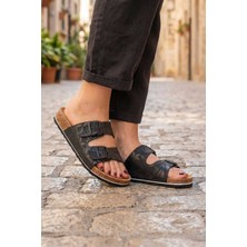 Gezer Kadın Yazlık Tasarım Suni Deri Mantar Taban İki Toka Ayarlanabilir Terlik