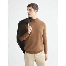 LC Waikiki Kahverengi Yarım Balıkçı Yaka Erkek Triko Kazak