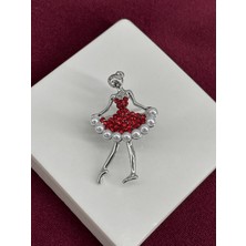 Calista Aksesuar Kırmızı Taşlı ve Incili Kadın Figürlü Silver Broş