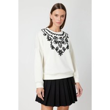 On Fashion Kadın Yakası Işlemeli Ekru Sweatshirt 66357