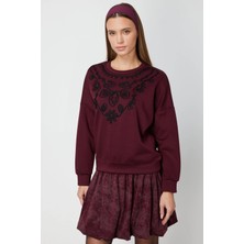 On Fashion Kadın Yakası Işlemeli Bordo Sweatshirt 66357