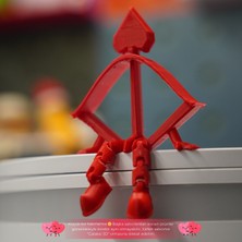 Oturan Maça Sembolü Tasarımlı Figür | Kırmızı | Masa Üstü & Ofis Dekoru