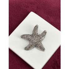 Calista Aksesuar Minik Koyu Gri Taşlarla Kaplı Deniz Yıldızı Figürlü Silver Broş