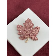 Calista Aksesuar Pembe Taşlı ve Yaprak Figürlü Gold Broş