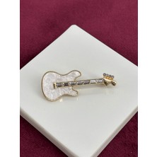 Calista Aksesuar Beyaz Sedef Yansımalı Elektro Gitar Figürlü Gold Broş