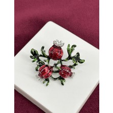 Calista Aksesuar Yeşil Yapraklı Gümüş ve Kırmızı Renkli Nar Figürlü Silver Broş