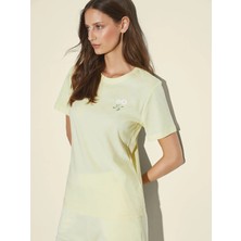 Lc Waikiki Yeni Sezon Bisiklet Yaka Nakışlı Kadın Tişört