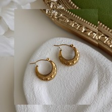 Lente Aksesuar Antik Gold Renk Kabartma Kalp Desenli Vintage Çelik Küpe