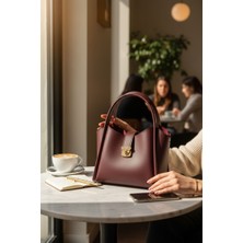 ROYAL LADYS Kadın Çanta – Kilit Detaylı El Çantası | Gold Aksesuarlı, Tam Boy Iç Cüzdanlı, Uzun Askılı