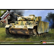 Academy 13545, 1/35 German Panzer Iıı Ausf.l Battle Of Kursk Plastik Maketi