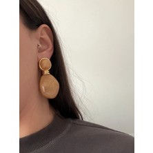 Çelik Gold Detaylı Kemik Karamel Küpe
