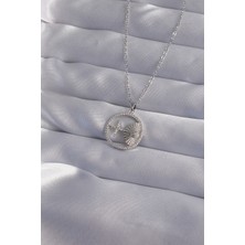 Ne Verelim Size 316L Çelik Zincir Gümüş Renk Zirkon Taşlı Yıldız Figürlü Oval Kolye - TJ-BKO9024