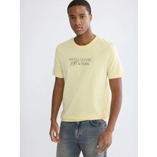 LC Waikiki Sarı Bisiklet Yaka Nyc Baskılı Erkek Tişört