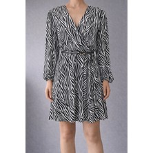 İnce Moda Giyim Zebra Desenli Kruvaze Yaka Kemerli Elbise