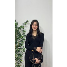 Strength Wear V Yaka Dantel Detaylı Bluz