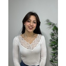 Strength Wear V Yaka Dantel Detaylı Bluz