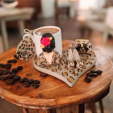 Rivelcandle Leopar- Desenli Kalp Tabanlı Kadın Figürlü 1 Kişilik Fincan Set