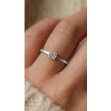 Wind Silver Luxury Kare Tasarım Ayarlı Yüzük 925 Ayar