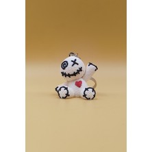 Rodopiva Örgü Desenli Voodoo Anahtarlık (Plastik)