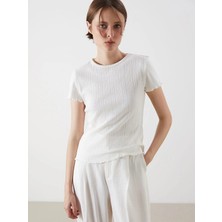 Lc Waikiki Yeni Sezon Bisiklet Yaka Ajurlu Kadın Tişört