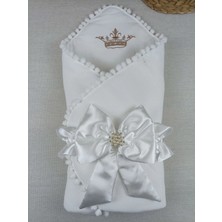 İsmiyle Al Yenidoğan Sahra Taç Nakışlı Topçik Kenar Lüks Kundak Bebek Battaniyesi Ekru