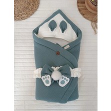 İsmiyle Al Yenidoğan 4 Kat Müslin Kumaş Kulaklı Patili Fiyonk Bebek Battaniyesi Kundak Kahverengi