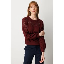 On Fashion Kadın Kolları ve Yakası Pencere Detaylı Bordo Sweatshirt 66322