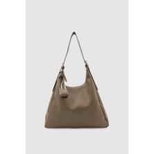 Wuclo Sulin Yumuşak Formlu Mini Çanta Charmlı Omuz Çantası Vizon