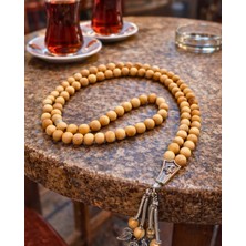 Sufi Tesbih Esans Ve Hediyelik 99’lu Sandal Ağacı Tesbih 8mm – Doğal Kokulu Ahşap Tesbih – El Işçiliği Imameli Zikir Tesbihi