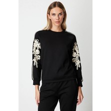 On Fashion Kadın Kolları Desenli Sıfır Yaka Siyah Sweatshirt 66323
