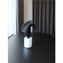 Hediye Fikri Modern Abstract At Başı Heykeli – Lüks Reçine Biblo, Minimalist Ev Dekoru 25 cm