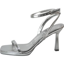 Beety 130722 Siyah & Gümüş Bilekten Bağlı Yüksek Topuklu Kadın Abiye Ayakkabı