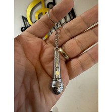 Herşey Nota Metal Mikrofon Figürlü Anahtarlık – Gümüş Renk Müzik Temalı Unisex Aksesuar