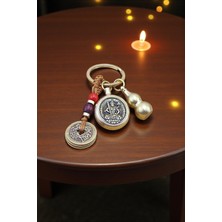 Hediye Fikri Metal Feng Shui Şans ve Bereket Anahtarlığı – Döner Figürlü Stres Giderici Tılsım 8 cm