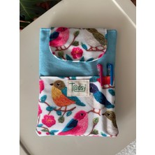 Tadsy Renkli Kuş Çiçek Desenli Kitap Kılıfı Şık ve Koruyucu Cepli Kitap Kılıfı Çok Amaçlı Çanta 19X25 cm